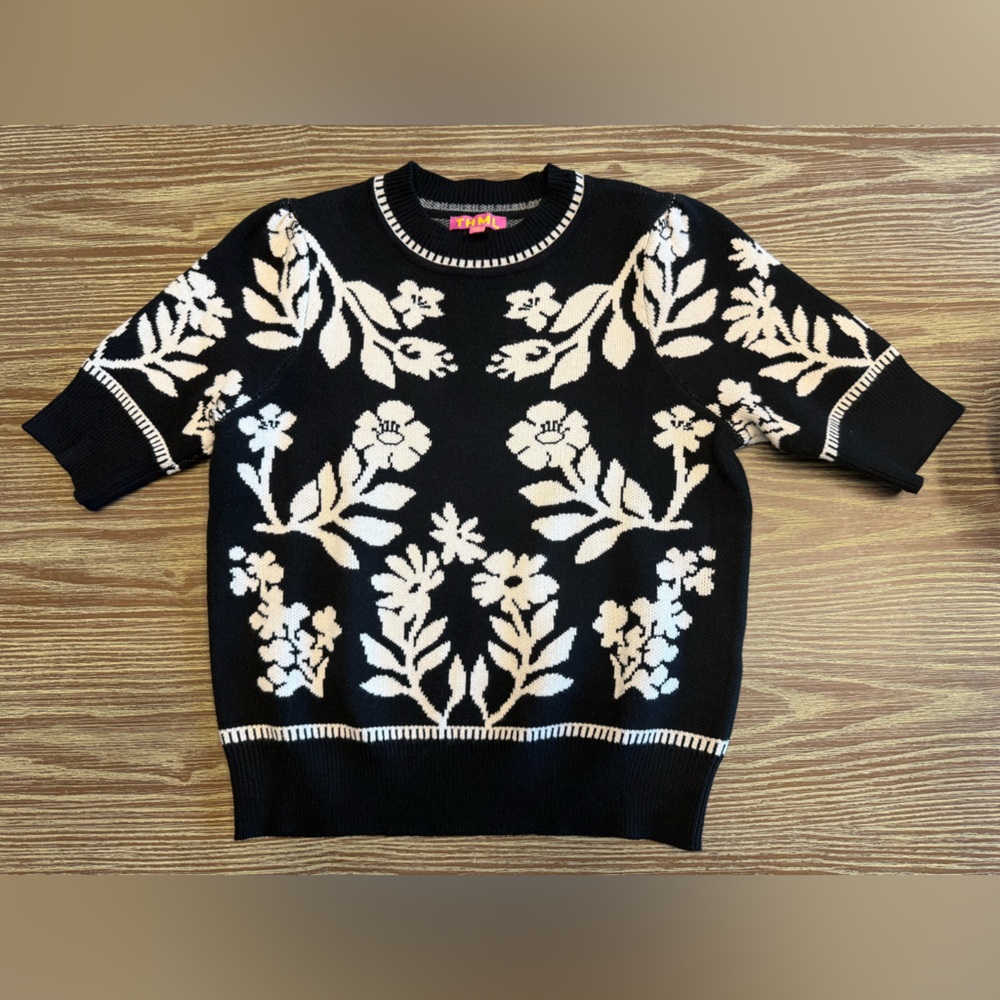 THML NWOT Black and Cream Floral Sweater short sleeve XS
